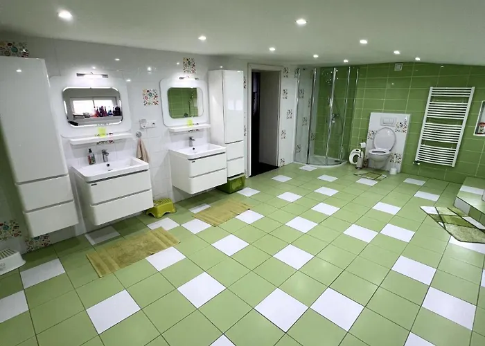 Haus Mit Pool فيلة *