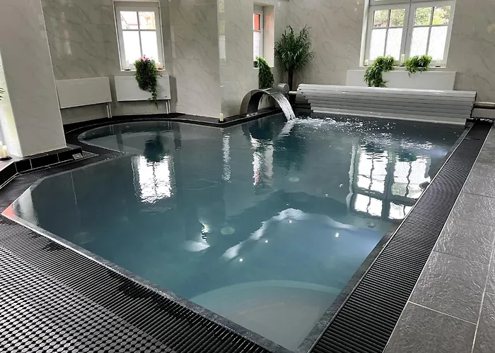 Haus Mit Pool