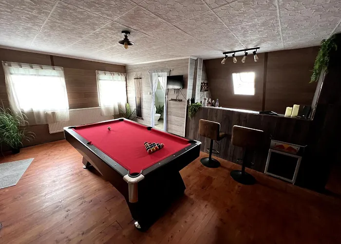 فيلة Haus Mit Pool غروسشوناو