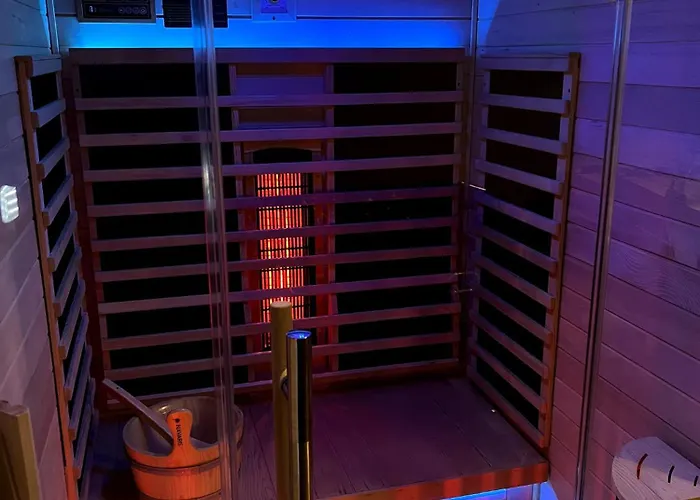 Haus Mit Pool * غروسشوناو