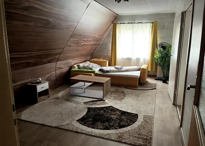 Haus Mit Pool فيلة